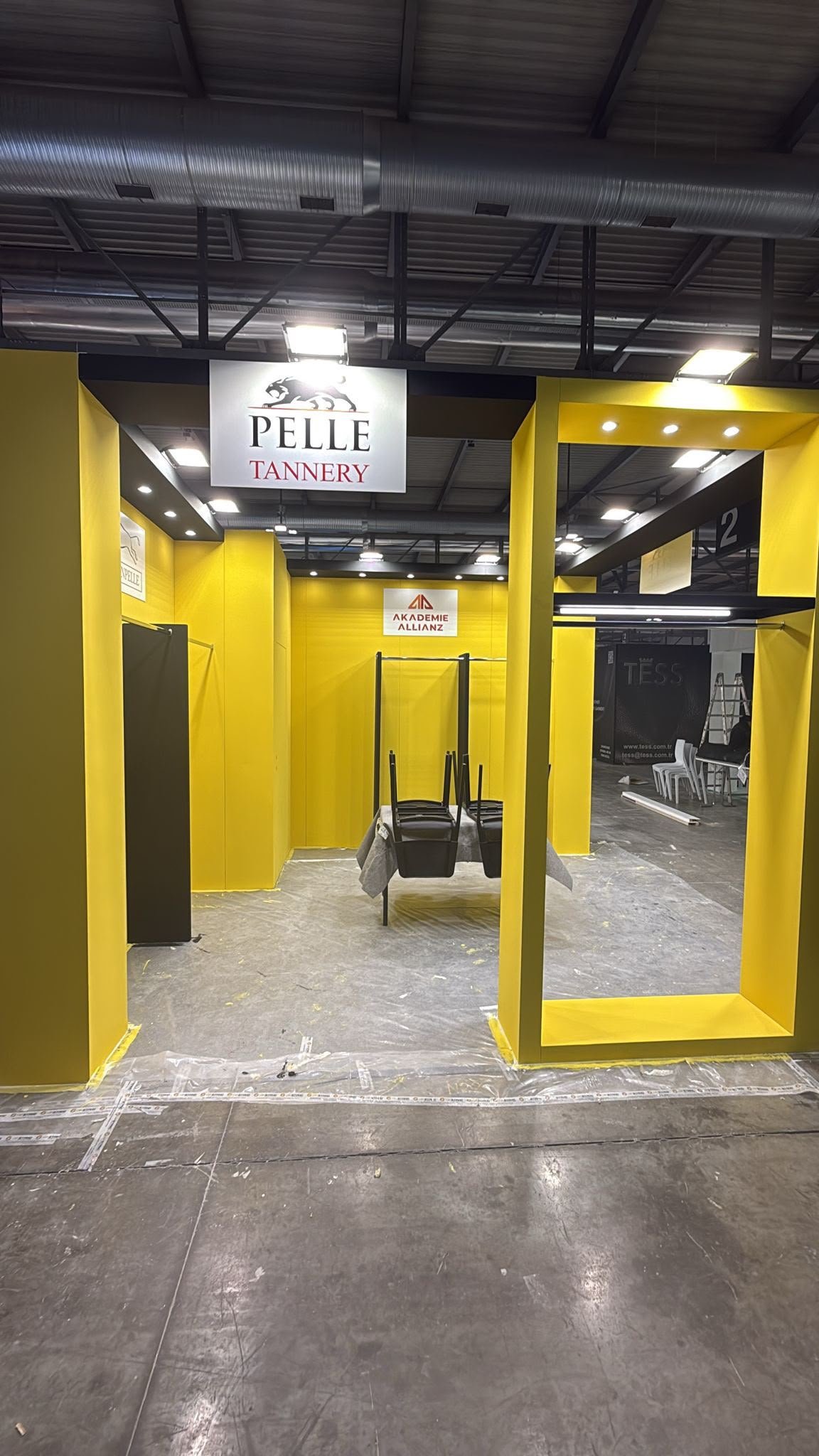 PELLE TANNERY — stand LINEAPELLE Milano 2025