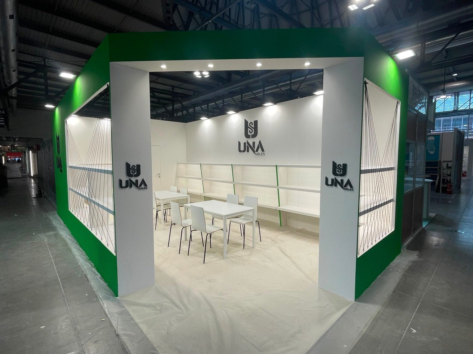 UNA SOLES — stand LINEAPELLE Milano 2023
